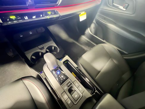 New 2026 Toyota Prius Plug-In Hybrid FWD image 25