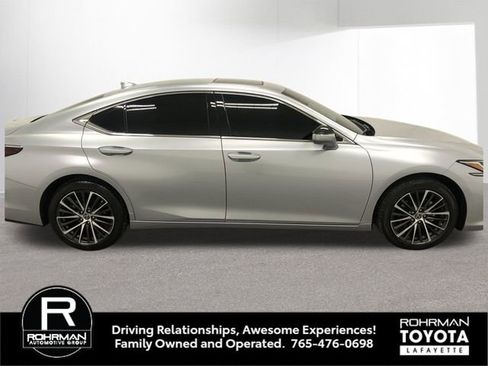 Used 2025 Lexus ES 350 w/ Premium Package image 8