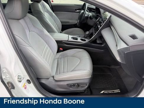 Used 2019 Toyota Avalon Touring w/ Advanced Safety Package FWD image 46