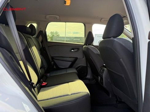 Used 2023 Nissan Rogue SV FWD image 13