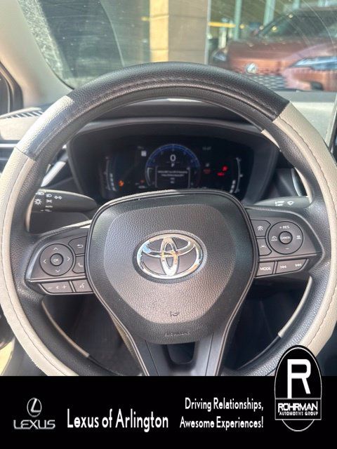 Used 2026 Toyota Corolla LE w/ LE Premium Package FWD image 9