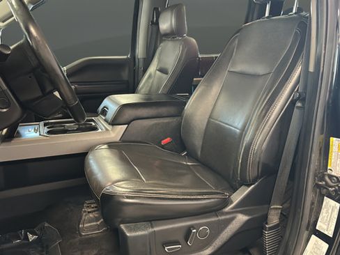 Used 2017 Ford F250 Lariat w/ Lariat Ultimate Package AWD/4WD image 9