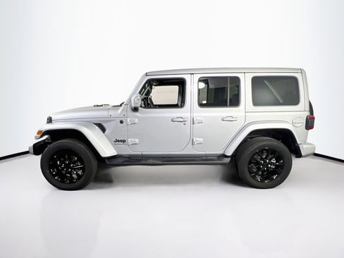 Used 2023 Jeep Wrangler Unlimited Sahara AWD/4WD image 8