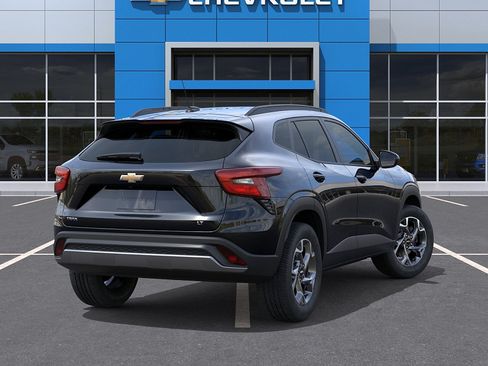 New 2026 Chevrolet Trax LT w/ Driver Confidence Package FWD image 4
