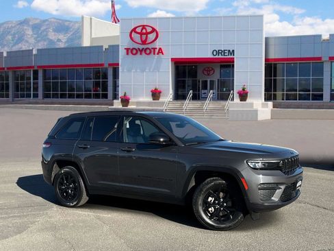 Used 2024 Jeep Grand Cherokee Altitude AWD/4WD image 1