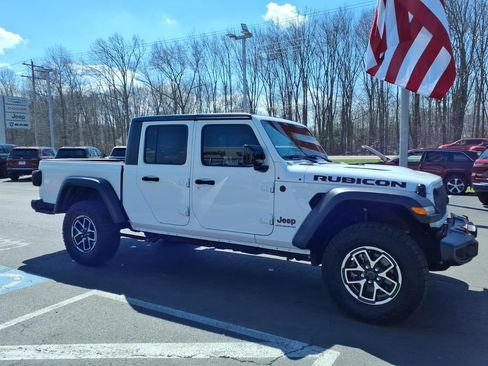 Used 2025 Jeep Gladiator Rubicon w/ Convenience Group AWD/4WD image 5