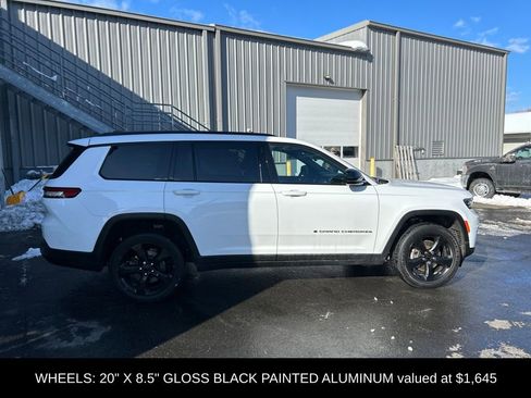 Used 2023 Jeep Grand Cherokee L Laredo image 2