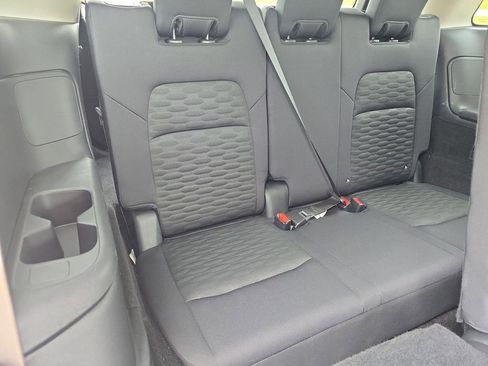 Used 2025 Nissan Pathfinder SV FWD image 12