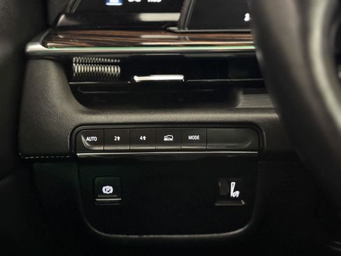 Used 2021 Cadillac Escalade Premium Luxury image 20