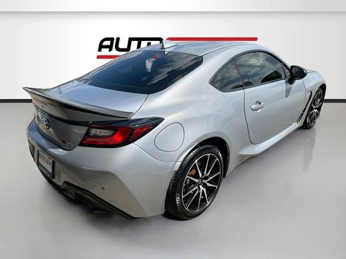 Used 2023 Toyota GR86 RWD image 7