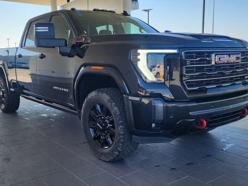 Used 2024 GMC Sierra 3500 AT4 w/ AT4 Premium Plus Package image 4