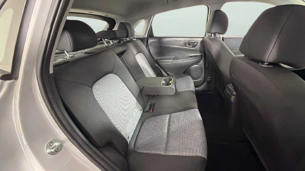 Used 2022 Hyundai Kona SE FWD image 29