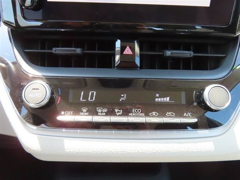 Used 2026 Toyota Corolla LE FWD image 28