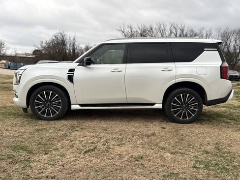 Certified 2025 Nissan Armada Platinum Reserve image 3
