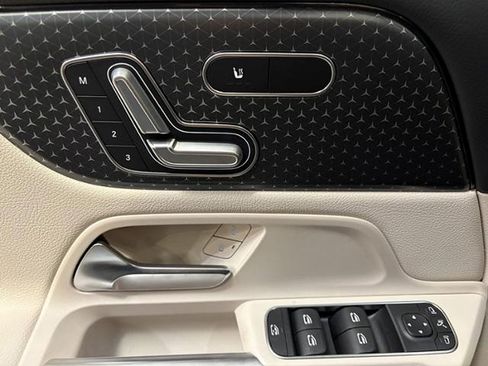 New 2026 Mercedes-Benz GLB 250 image 11