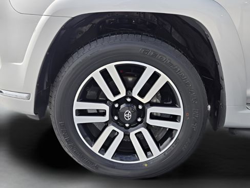 Used 2022 Toyota 4Runner Limited image 34