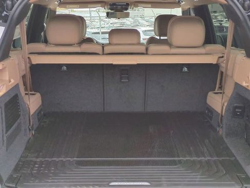 New 2025 Land Rover Range Rover Long Wheelbase SE image 35