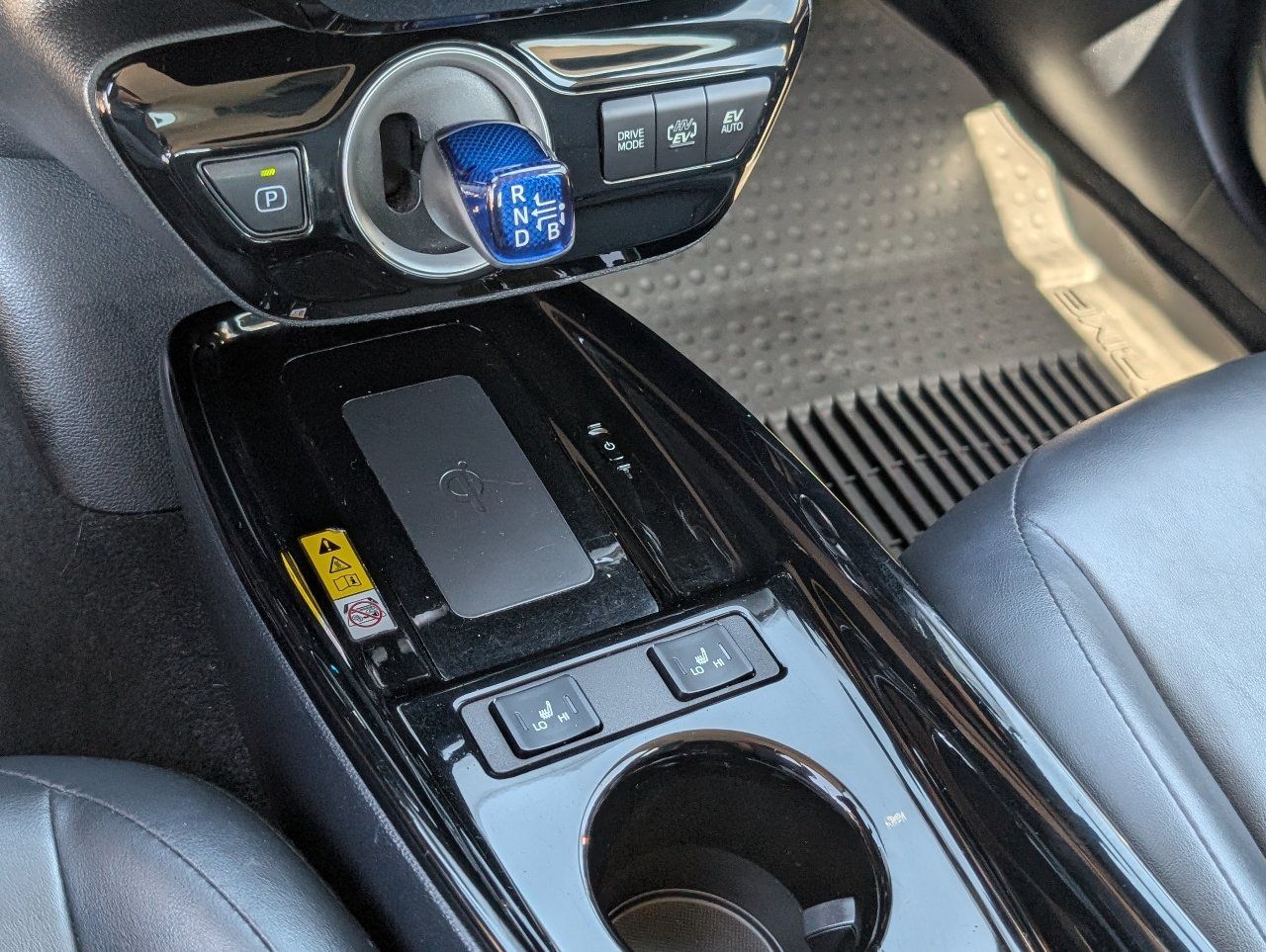 Used 2021 Toyota Prius Prime XLE FWD image 16
