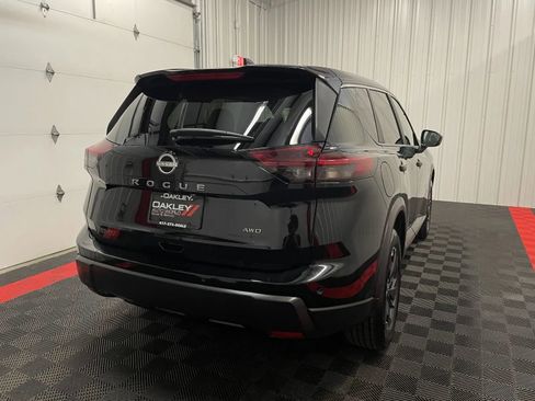 Used 2025 Nissan Rogue SV AWD/4WD image 15
