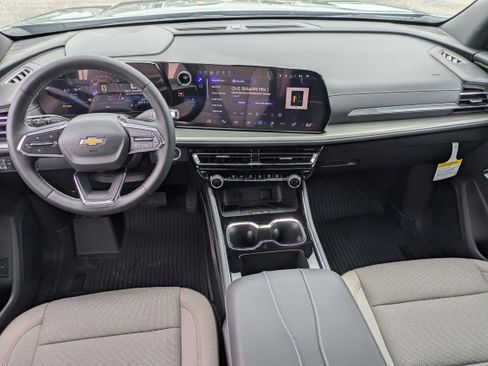 New 2026 Chevrolet Traverse LT FWD image 17