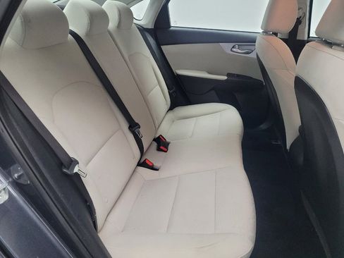Used 2023 Kia Forte LXS w/ LXS Technology Package image 19