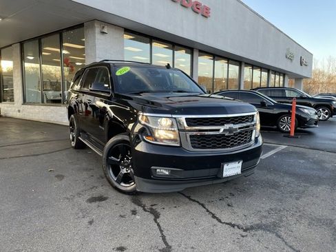 Used 2020 Chevrolet Tahoe LT w/ Luxury Package image 3