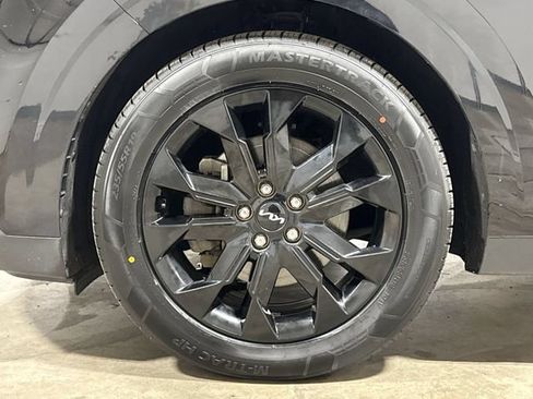 Used 2022 Kia Carnival SX FWD image 28