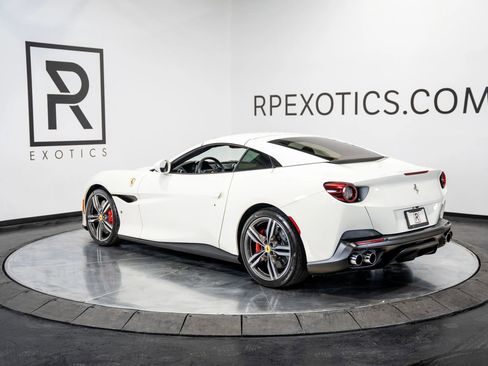 Used 2019 Ferrari Portofino image 12