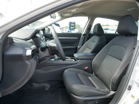 Used 2023 Nissan Altima 2.5 SV FWD image 33