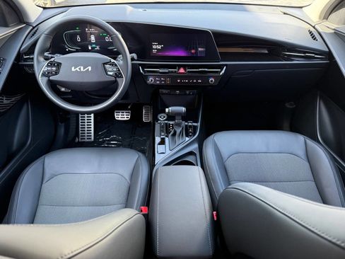 Used 2024 Kia Niro EX Touring image 25