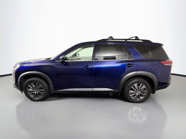 Used 2024 Nissan Pathfinder SV w/ Lighting Package (N92) FWD image 6