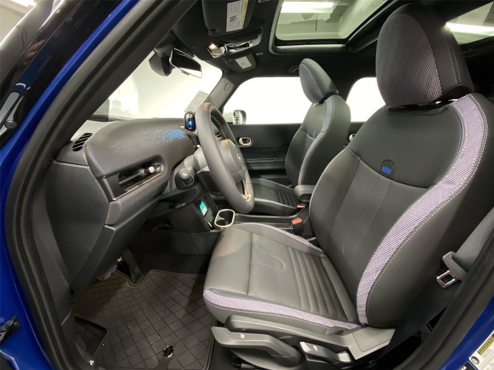 New 2026 MINI Cooper 4-Door Hardtop FWD image 17