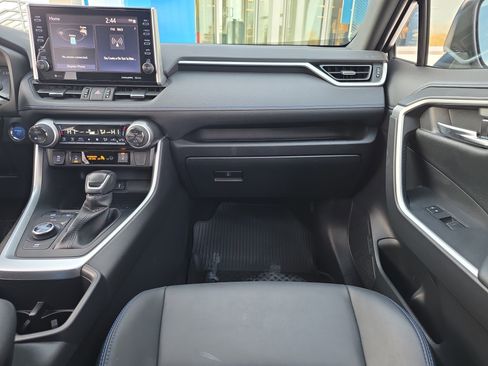 Used 2022 Toyota RAV4 XSE image 32