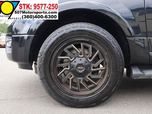 Used 2017 Ford Expedition Limited AWD/4WD image 26