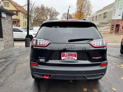 Used 2019 Jeep Cherokee Trailhawk w/ Cold Weather Group image 5