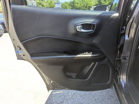 Used 2017 Jeep Compass Limited image 36