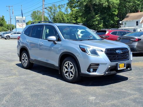 Certified 2023 Subaru Forester Premium AWD/4WD image 3