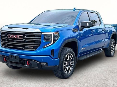 Used 2023 GMC Sierra 1500 AT4 w/ Technology Package AWD/4WD image 14