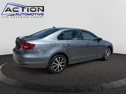 Used 2018 Volkswagen Jetta SE image 8