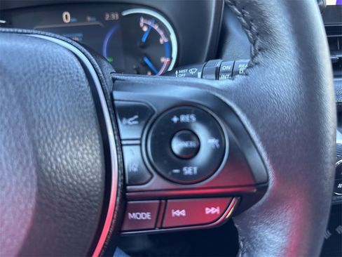 Used 2025 Toyota RAV4 SE image 18