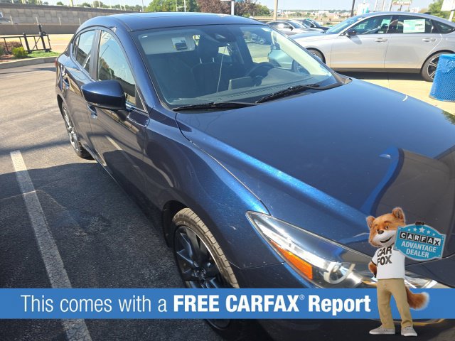 Used 2018 MAZDA MAZDA3 Touring FWD image 2