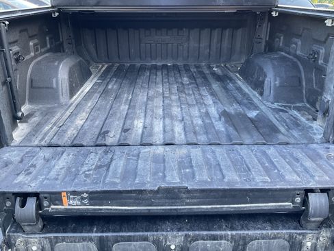 Used 2023 GMC Sierra 1500 AT4 w/ Technology Package AWD/4WD image 44