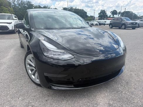 Used 2022 Tesla Model 3 Standard Range RWD image 5