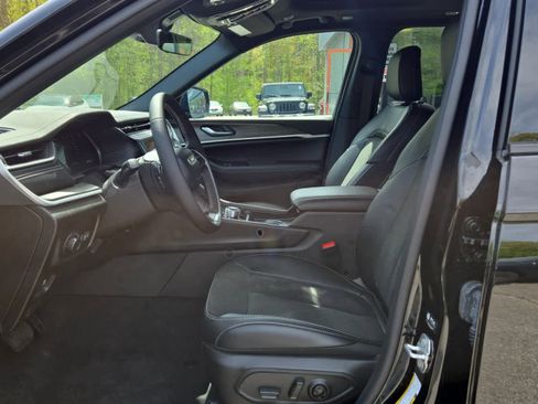 New 2026 Jeep Grand Cherokee Altitude AWD/4WD image 12