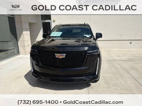 Certified 2024 Cadillac Escalade ESV Sport w/ LPO, Floor Liner Package AWD/4WD image 5