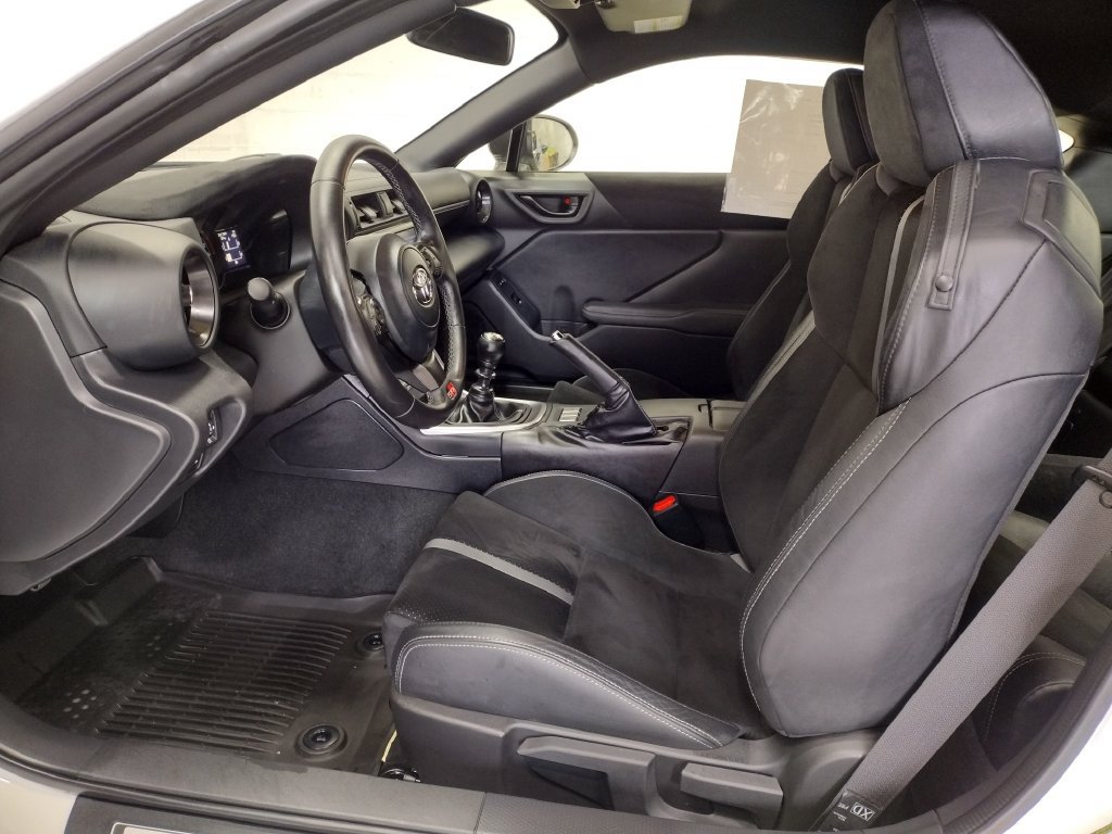 Used 2023 Toyota GR86 Premium w/ ALL Weather Mat Package (TMS) RWD image 21