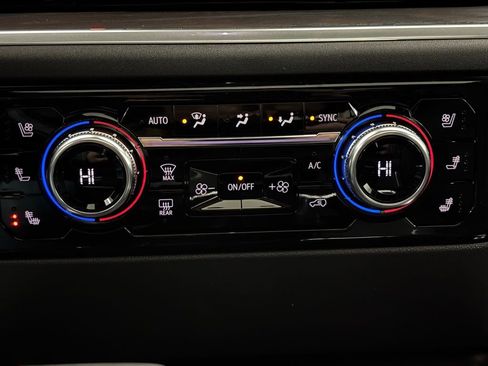 New 2026 GMC Sierra 1500 SLT w/ SLT Premium Package image 27