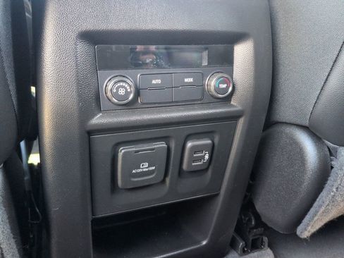 Certified 2023 Chevrolet Traverse RS AWD/4WD image 34