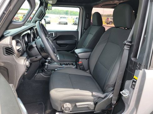 Used 2021 Jeep Wrangler Sport S image 20