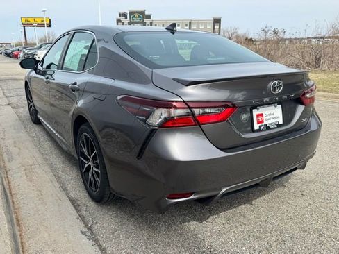 Used 2021 Toyota Camry SE w/ Cold Weather Package image 39